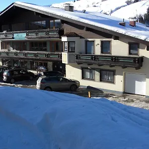 Hotel-pension Flora Bed and Breakfast
